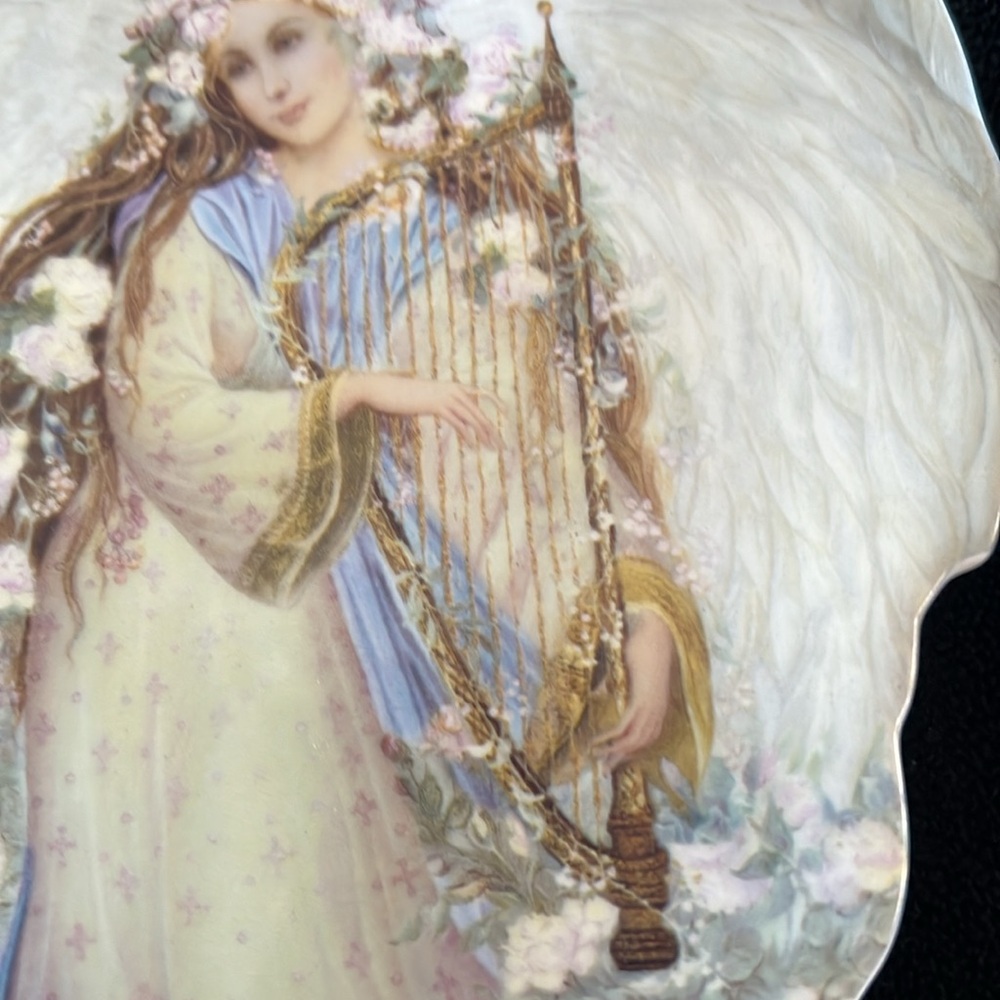 NWOT Set of 9 symphony of Angels Wall Hanging Plates. - Picture 7 of 12
